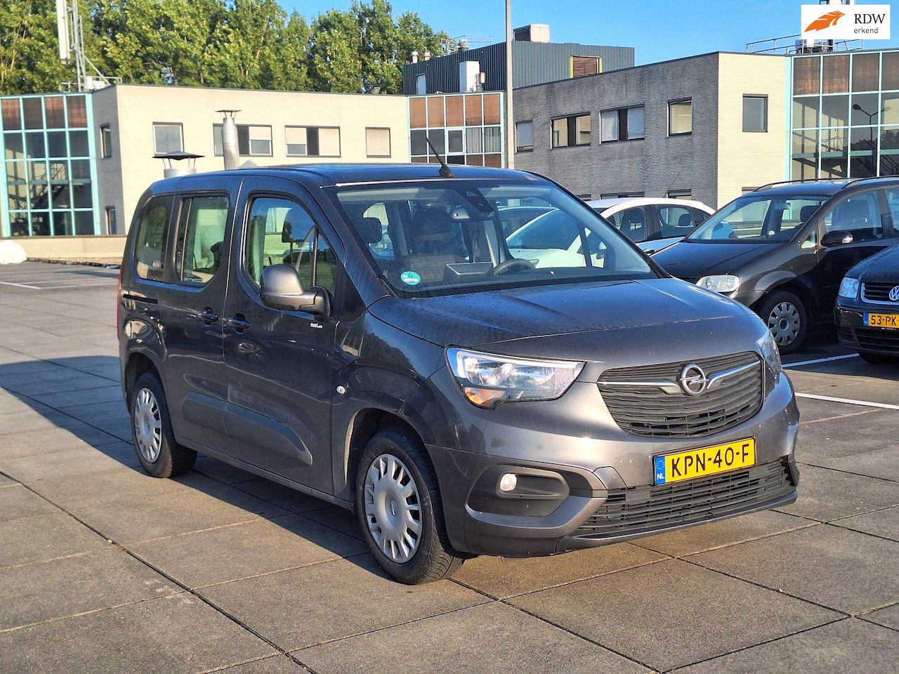 Opel Combo Tour - € 9500,-1.2 Turbo 5 Pers Edition 10/2019 Apk - AutoWereld.nl