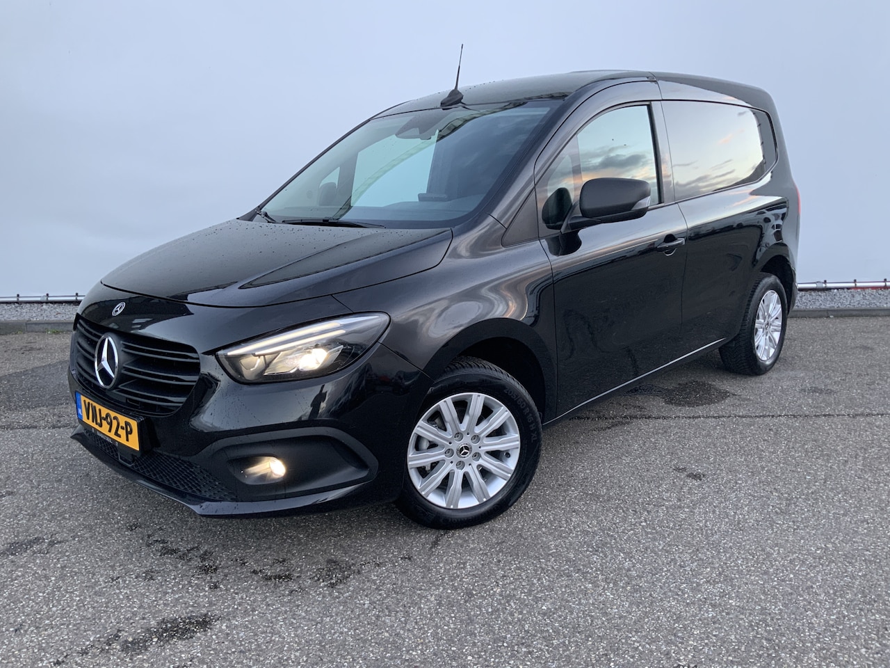 Mercedes-Benz Citan - 110 CDI Airco Cruise Scherm navi Euro 6 - AutoWereld.nl