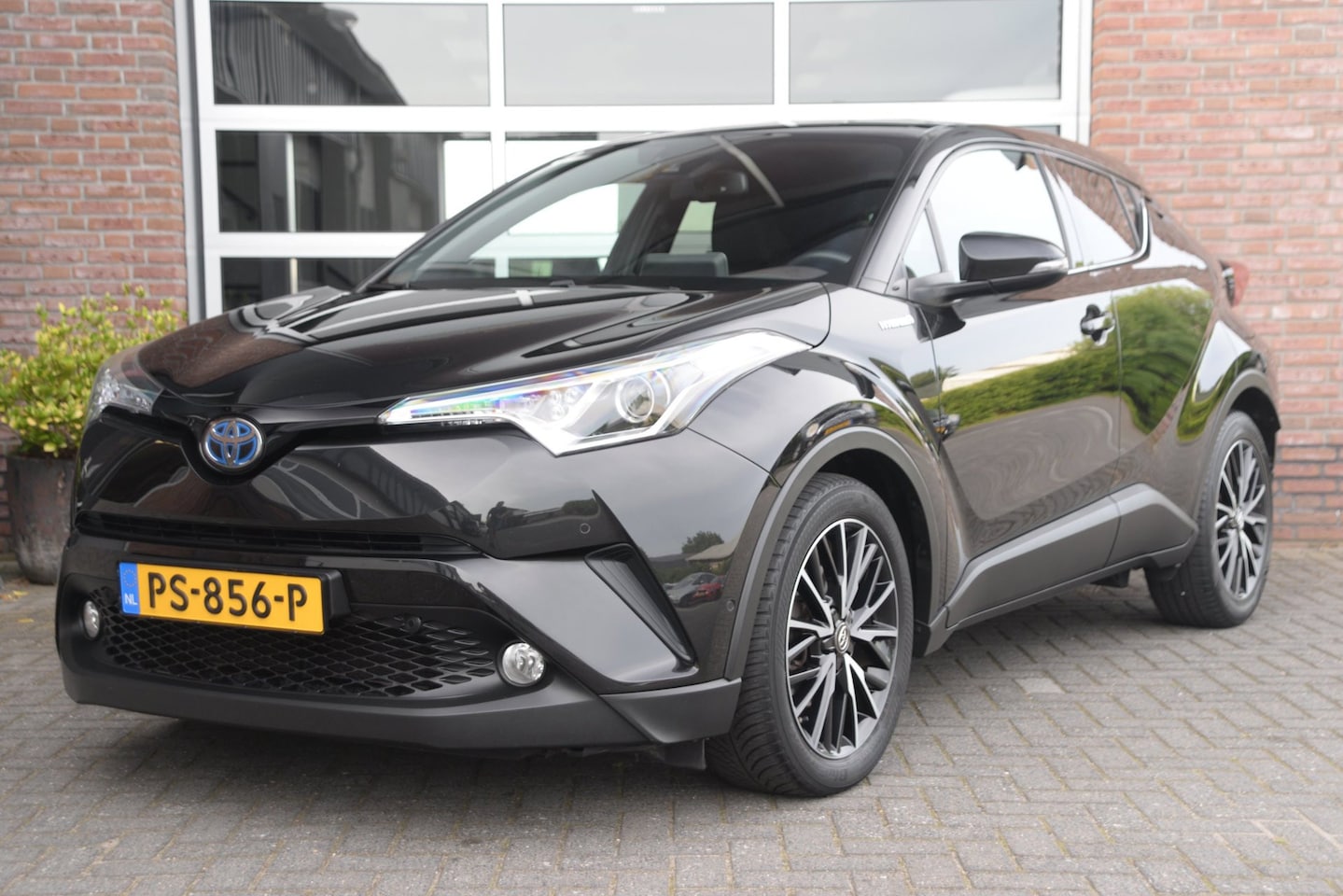 Toyota C-HR - 1.8 Hybrid Executive | Volledig Dealer onderhouden | Orig. NL | - AutoWereld.nl