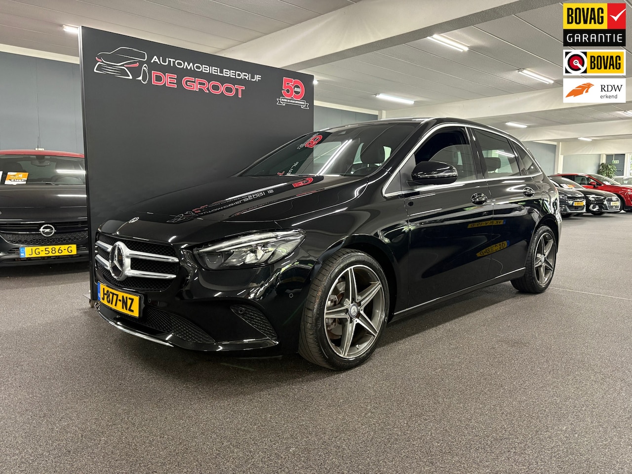 Mercedes-Benz B-klasse - 180 Premium Plus/ Automaat/ Parkeersensoren voor en achter - AutoWereld.nl