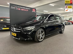 Mercedes-Benz B-klasse - 180 Premium Plus/ Automaat/ Parkeersensoren voor en achter