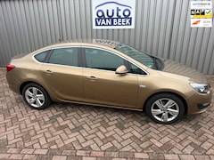 Opel Astra - 1.4 Turbo Edition