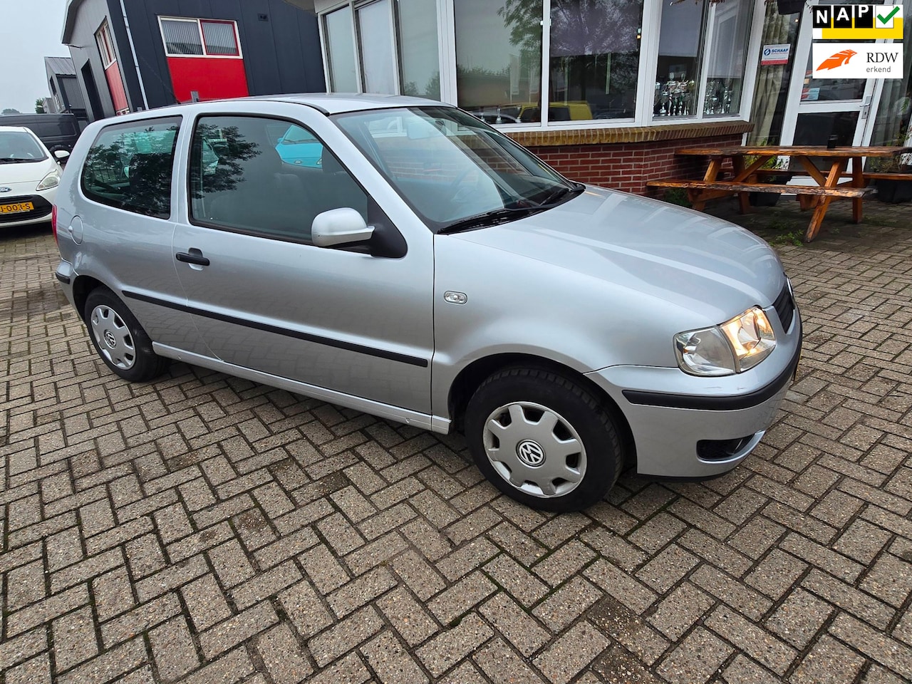 Volkswagen Polo - 1.4 Comfortline automaat - AutoWereld.nl
