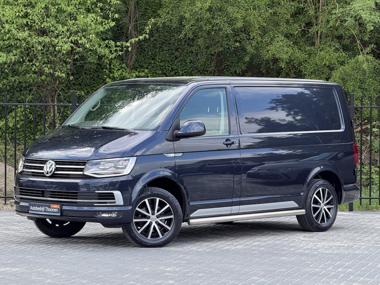 Volkswagen Transporter - 2.0 TDI L1H2 Highline Sport edition | trekhaak | ACC - AutoWereld.nl