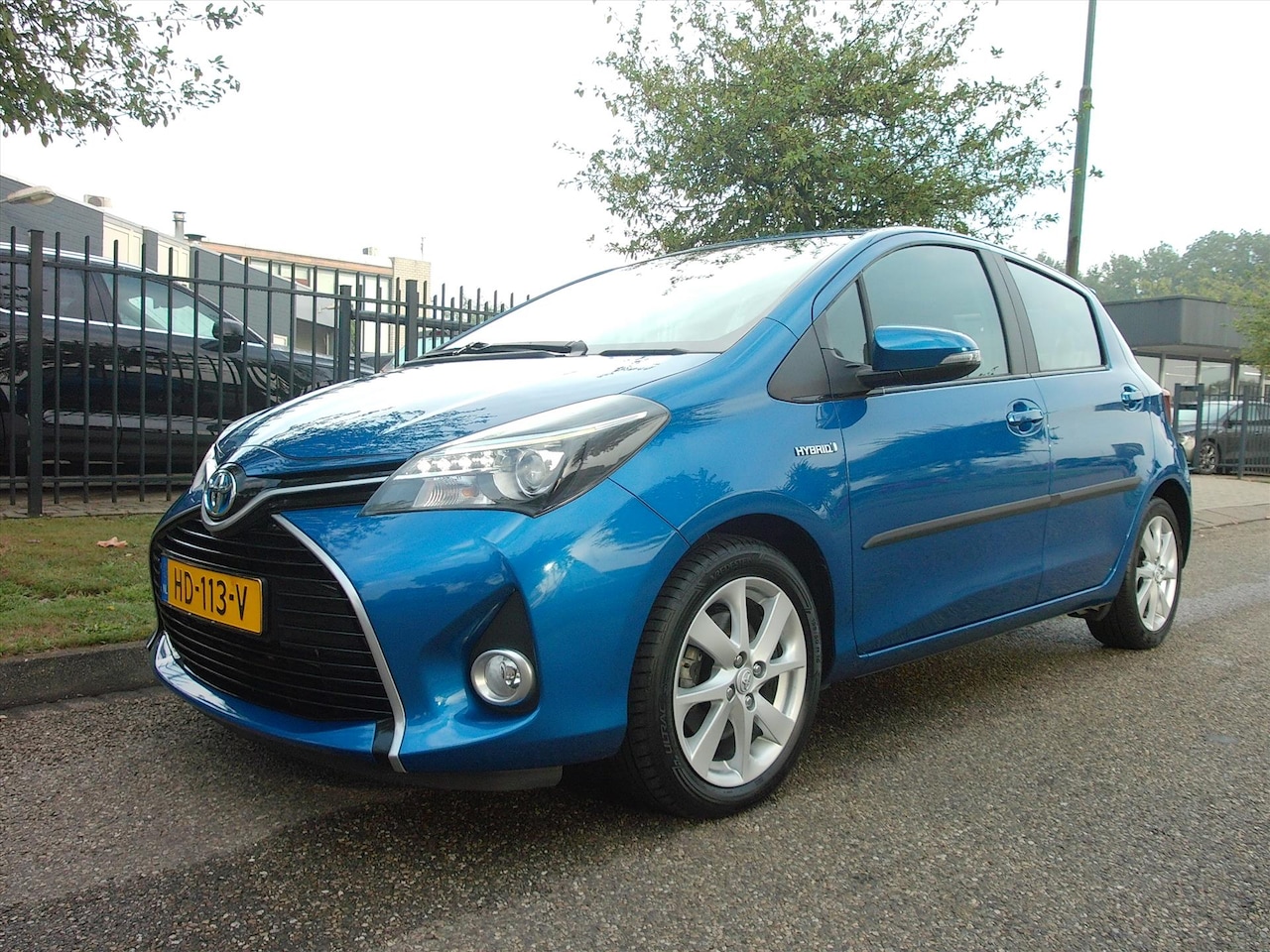 Toyota Yaris - 1.5 Full Hybrid 100pk 5D Aut Dynamic Parkeer Camera - AutoWereld.nl