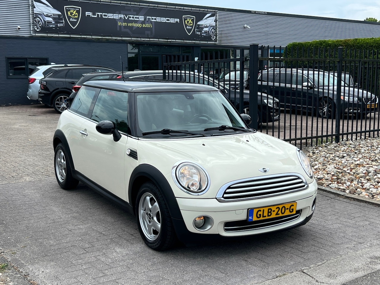 MINI 3-Deurs - 1.6 Cooper # Slechts 108.000KM! # - AutoWereld.nl