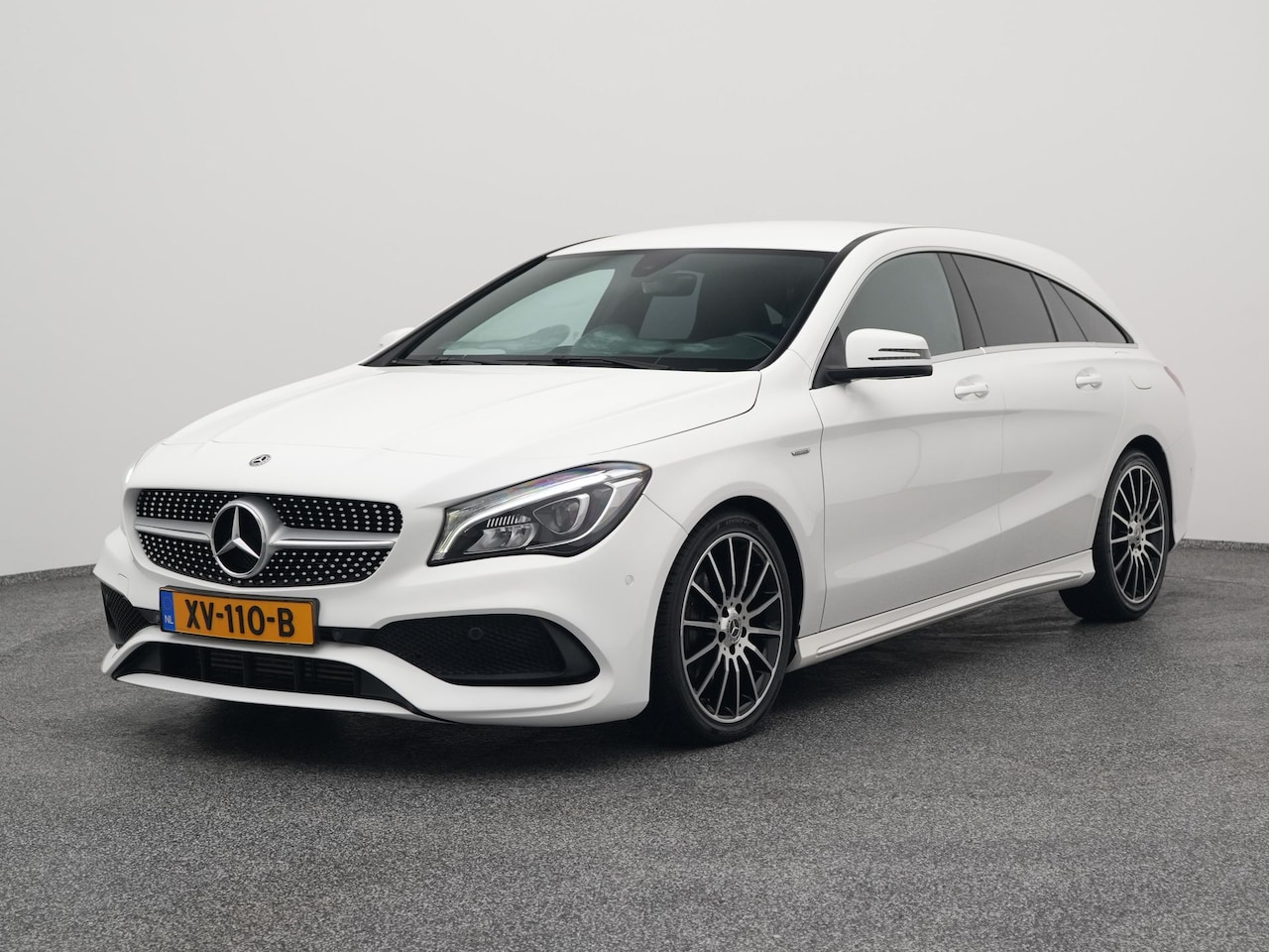 Mercedes-Benz CLA-klasse Shooting Brake - 180 Automaat Business Solution AMG | STOELVERW. | NAVI - AutoWereld.nl