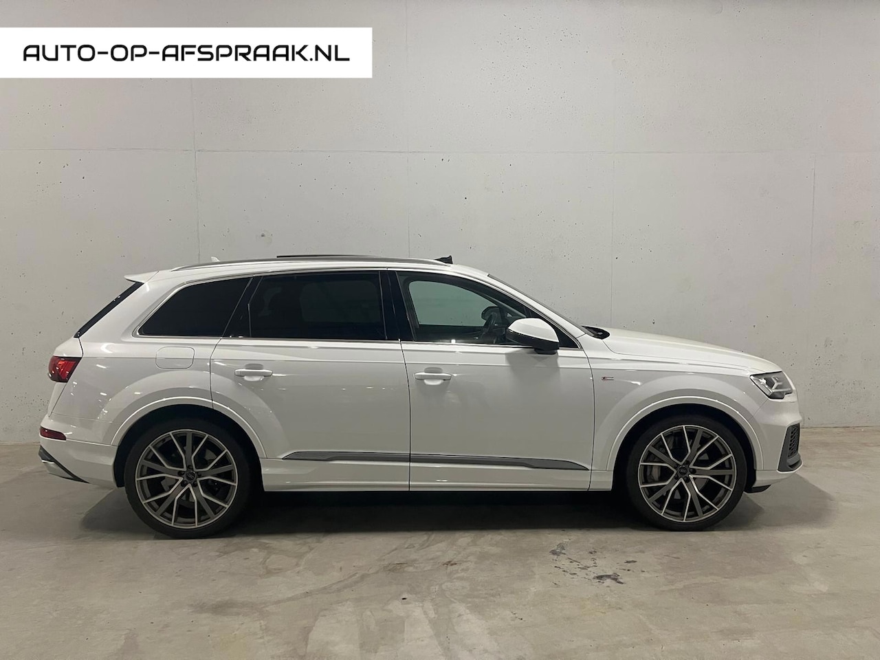 Audi Q7 - 55 TFSI e quattro S-line Pano Trekhaak Leer Camera - AutoWereld.nl