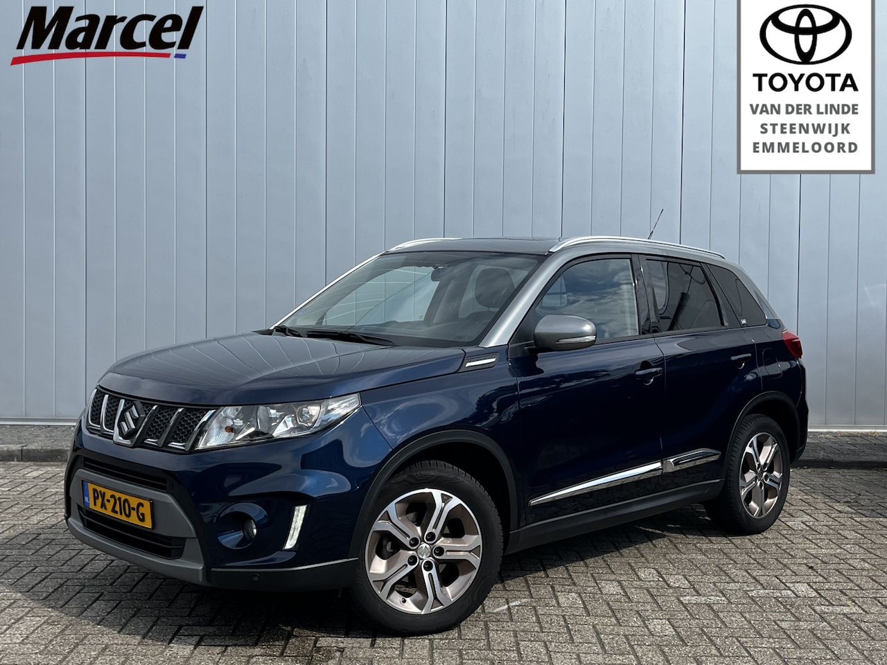 Suzuki Vitara - 1.6 Exclusive NL Auto Bi-Tone Trekhaak Panoramdak Leder - AutoWereld.nl