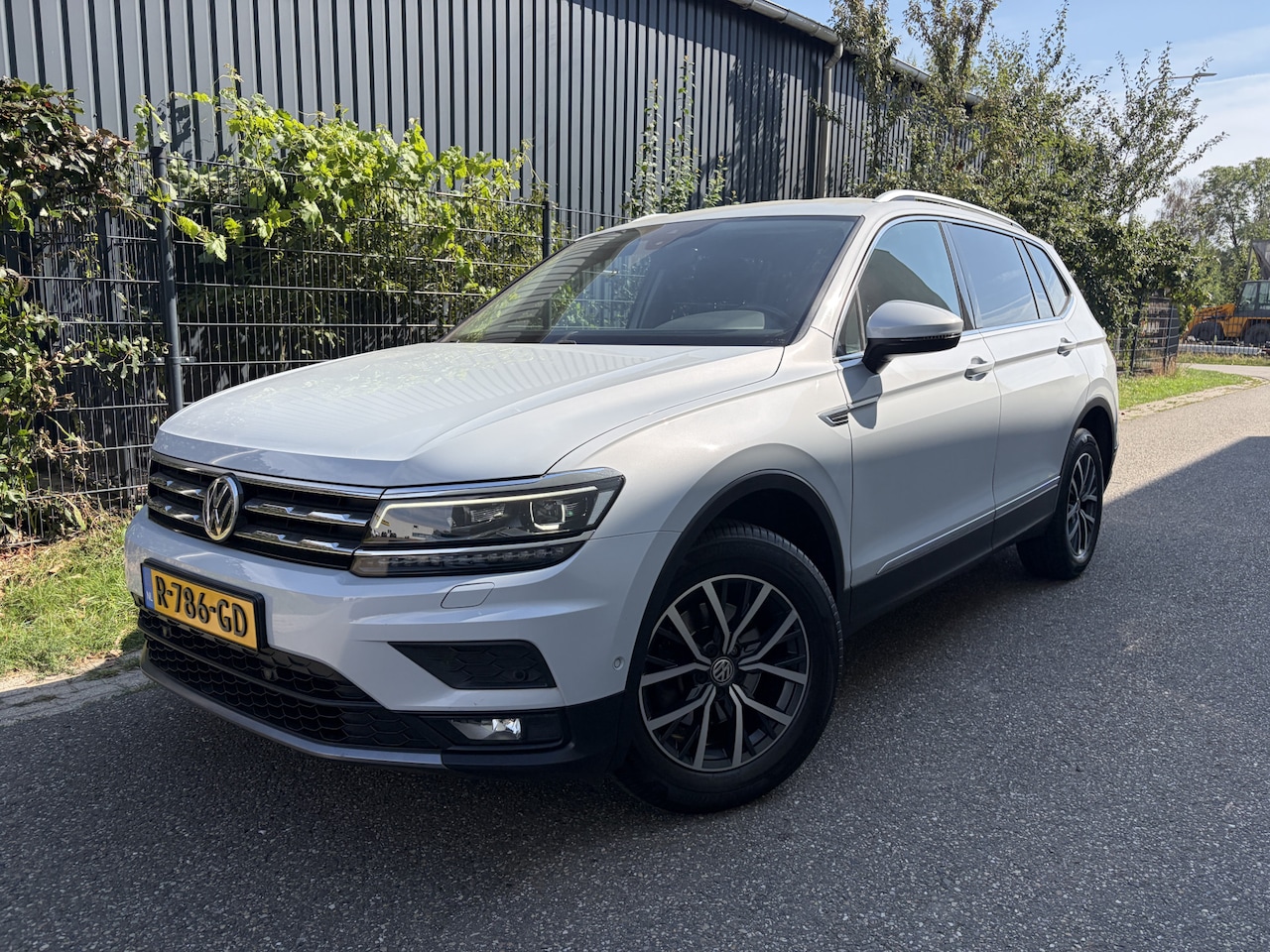 Volkswagen Tiguan Allspace - 1.4 TSI Comfortline / NAVI / CRUISE / STOELVERWARMING / AIRCO / 104dkm! - AutoWereld.nl