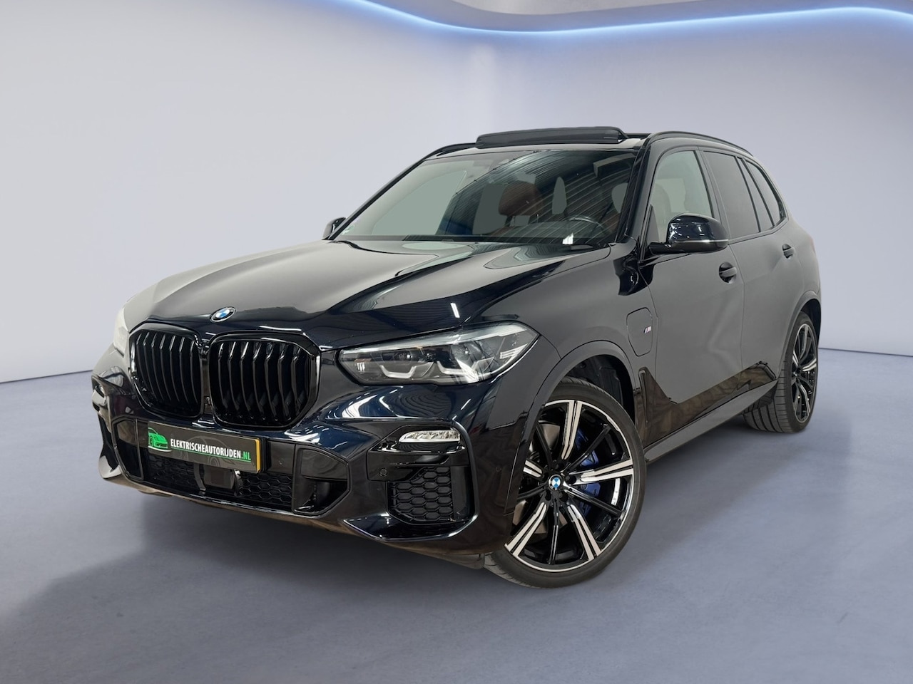 BMW X5 - XDrive45e High Executive|M-PAKKET|PANO|NAP| - AutoWereld.nl