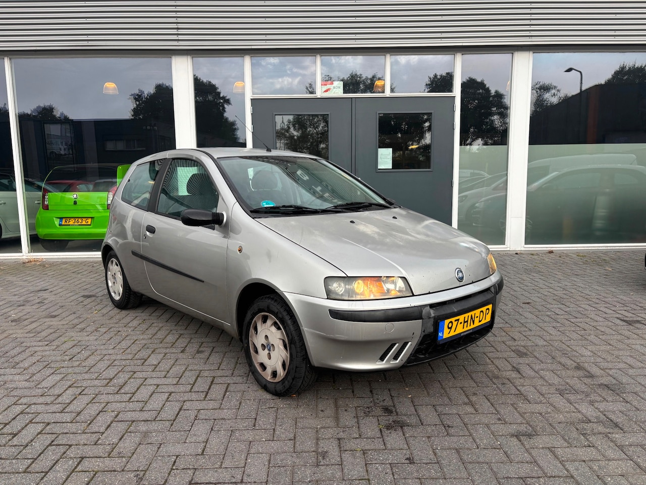 Fiat Punto - 1.2 A.P.K 27-08-2027 / INSTAPPEN EN RIJDEN MAAR !!! - AutoWereld.nl