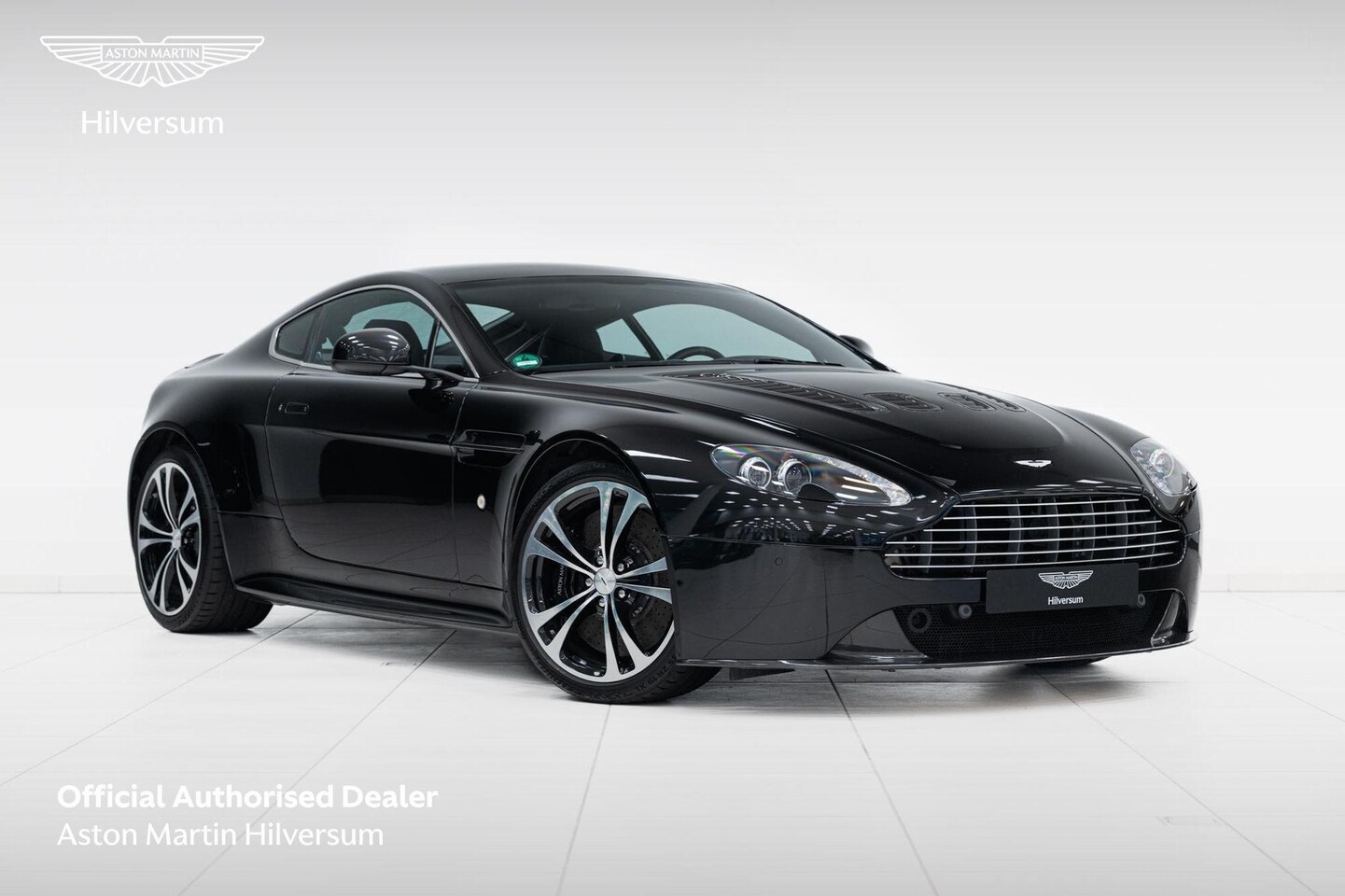 Aston Martin V12 Vantage - | Manual | Carbon Black Edition | Incl. BPM | - AutoWereld.nl