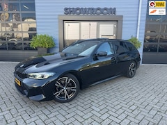 BMW 3-serie Touring - 318i M-Pakket|AUTOMAAT|PANO|HARMAN/KARDON|CAMERA|LEDER/ALCANTARA