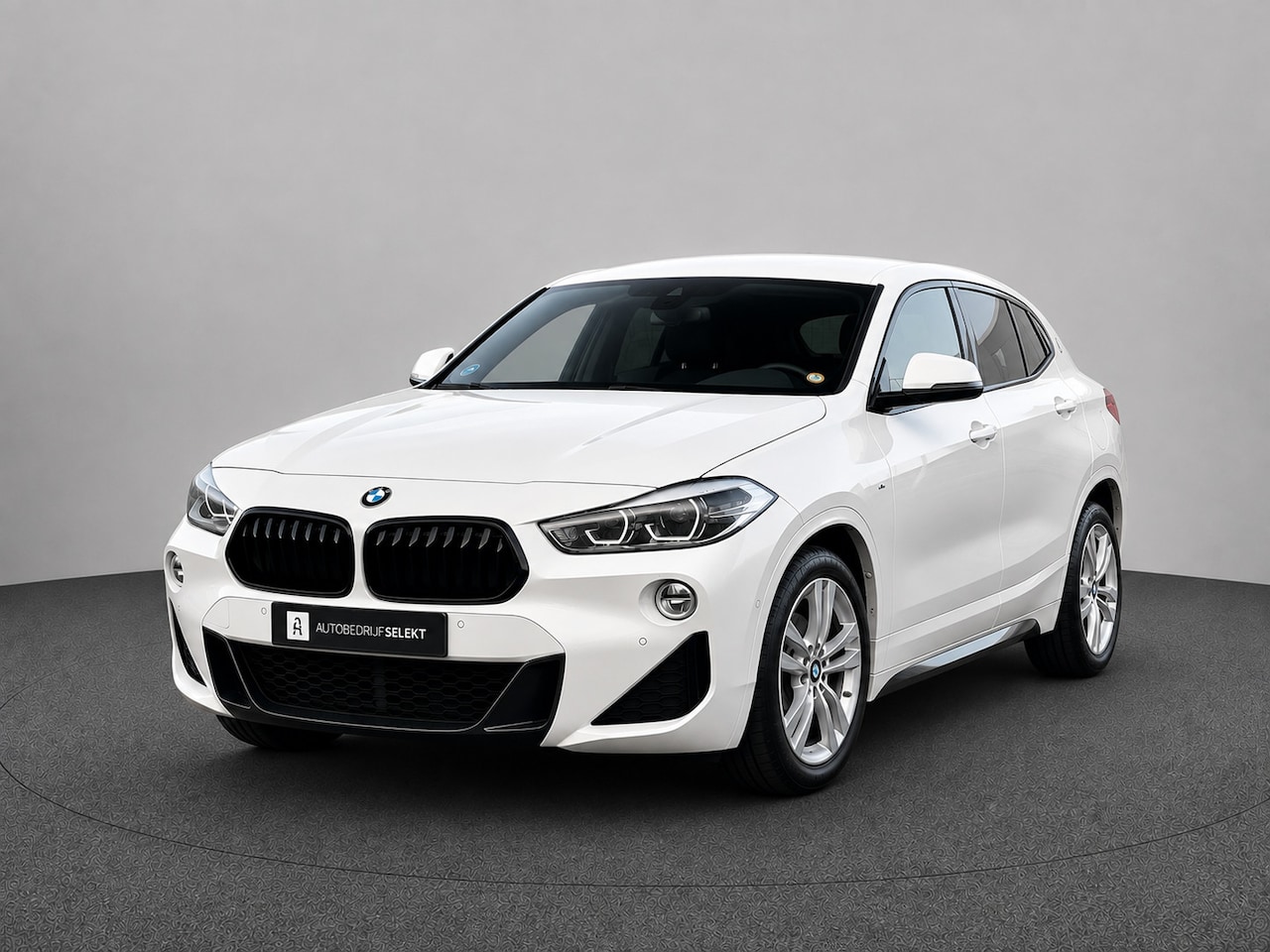 BMW X2 - SDrive 2.0i M-Sport | LED | Elektr. stoelen | Dealer OH | 1e eigenaar | Stoelverwarming | - AutoWereld.nl