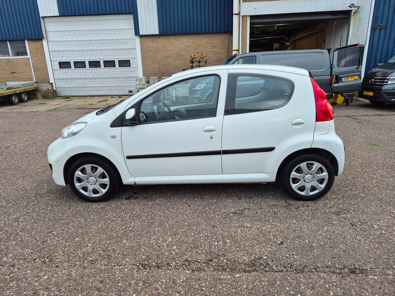 Peugeot 107 - 1.0-12V XS 4 deurs / apk 24-08-2027 - AutoWereld.nl