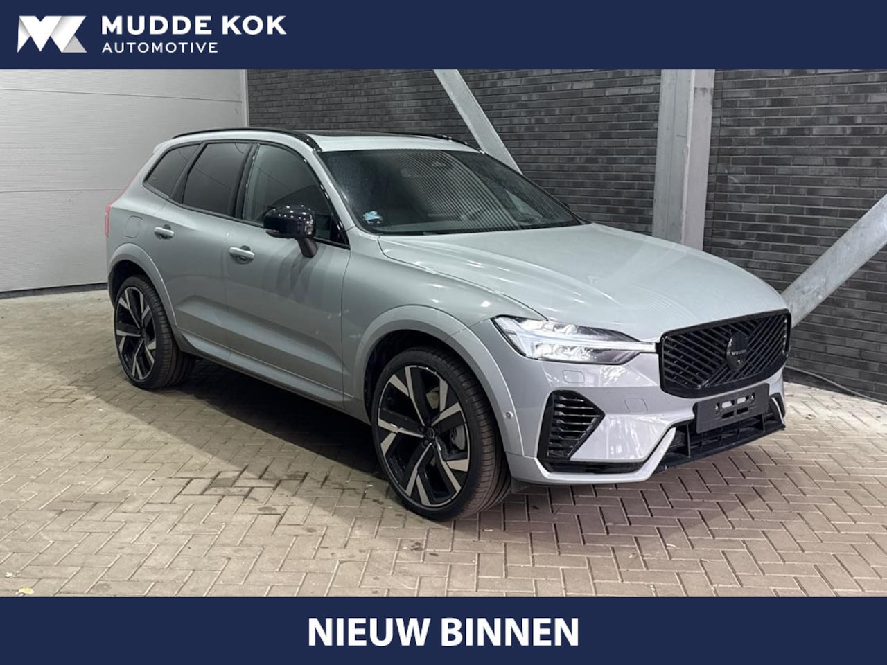 Volvo XC60 - 2.0 T6 Plug-in hybrid AWD Ultra Black Edition | 22 inch | Luchtvering | Bowers & Wilkins | - AutoWereld.nl