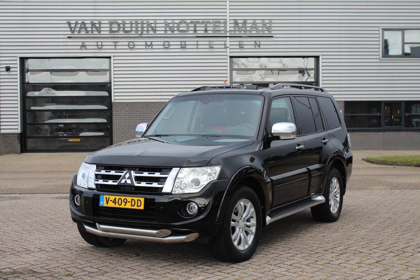 Mitsubishi Pajero - 3.2 DI-D Instyle Side Window Van / Leer / Stoelverwarming / Marge - AutoWereld.nl