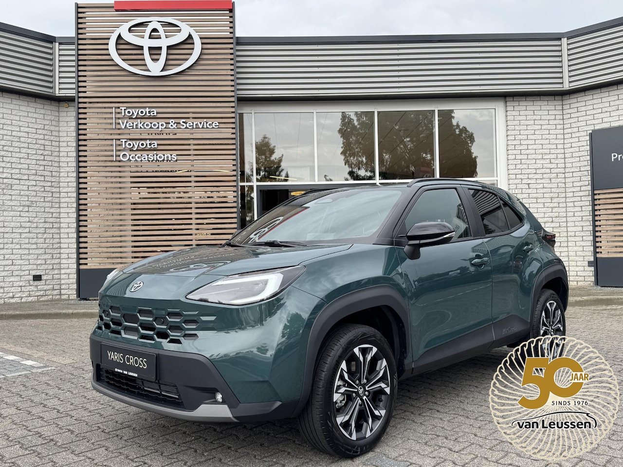 Toyota Yaris Cross - HYBRID 130 FIRST EDITION NIEUW MODEL 2026! DIRECT LEVERBAAR!! STOEL/STUURVER LED 17'' LM-V - AutoWereld.nl