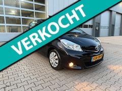 Toyota Yaris - 1.0 VVT-i Aspiration Dealer Onderhouden Zwart 5 deurs Airco Topstaat