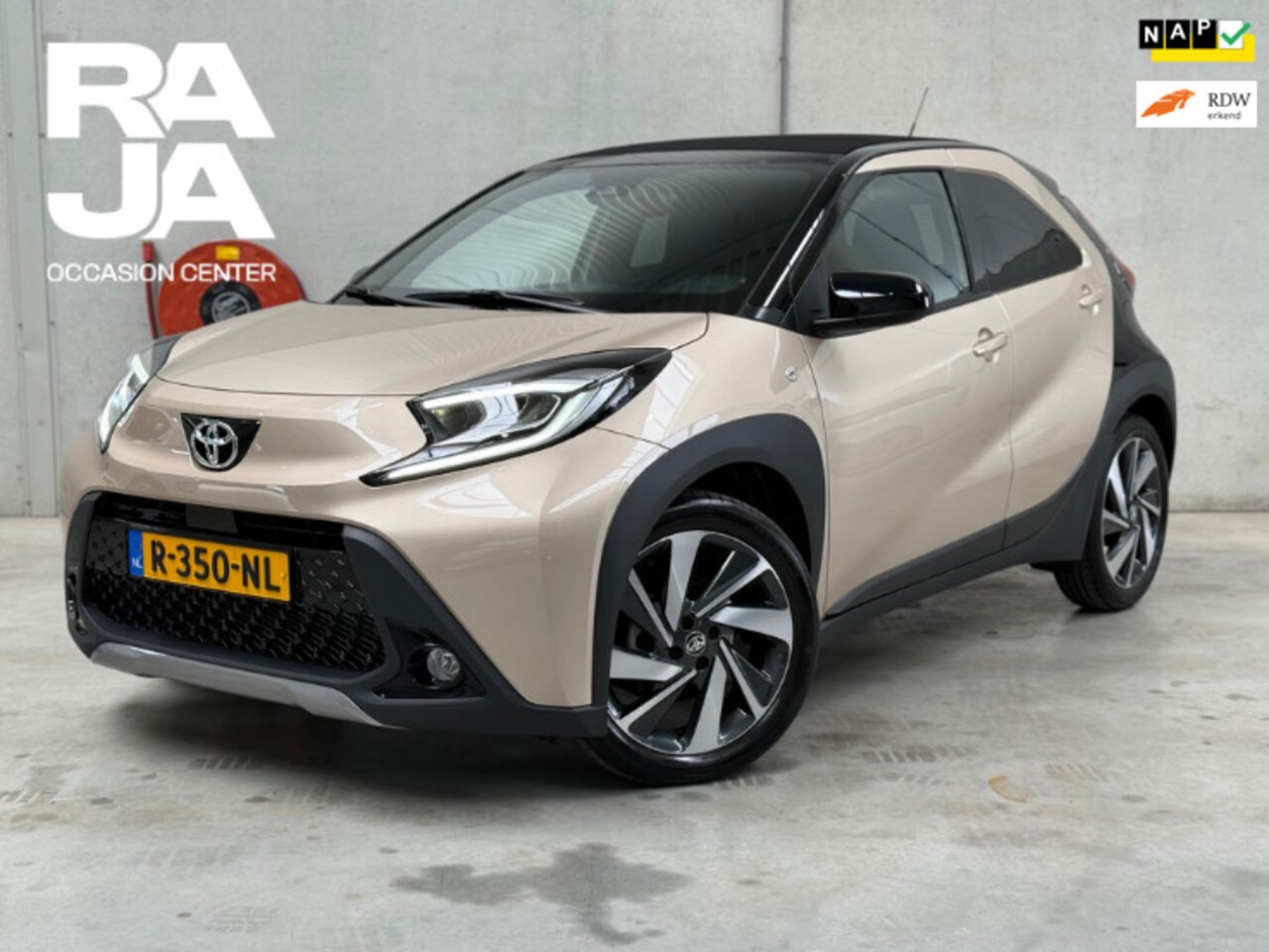 Toyota Aygo X - 1.0 VVT-i MT 1e eig JBL Navi Camera Nieuwstaat - AutoWereld.nl