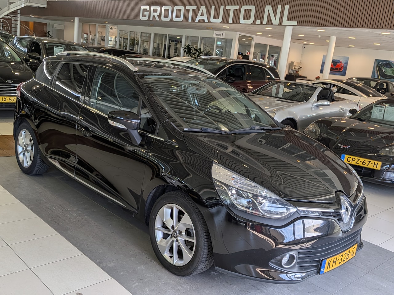 Renault Clio Estate - 0.9 TCe Limited Airco, Cruise Control, Trekhaak, Stuurbekrachtiging - AutoWereld.nl
