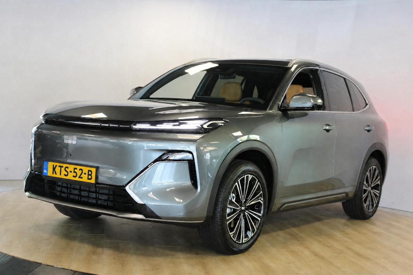 Geely Starray EM-i - 1.5 Max+ | Long Range 30 kWh | WLTP 136 km EV | Full option | Leer | Panoramadak - AutoWereld.nl