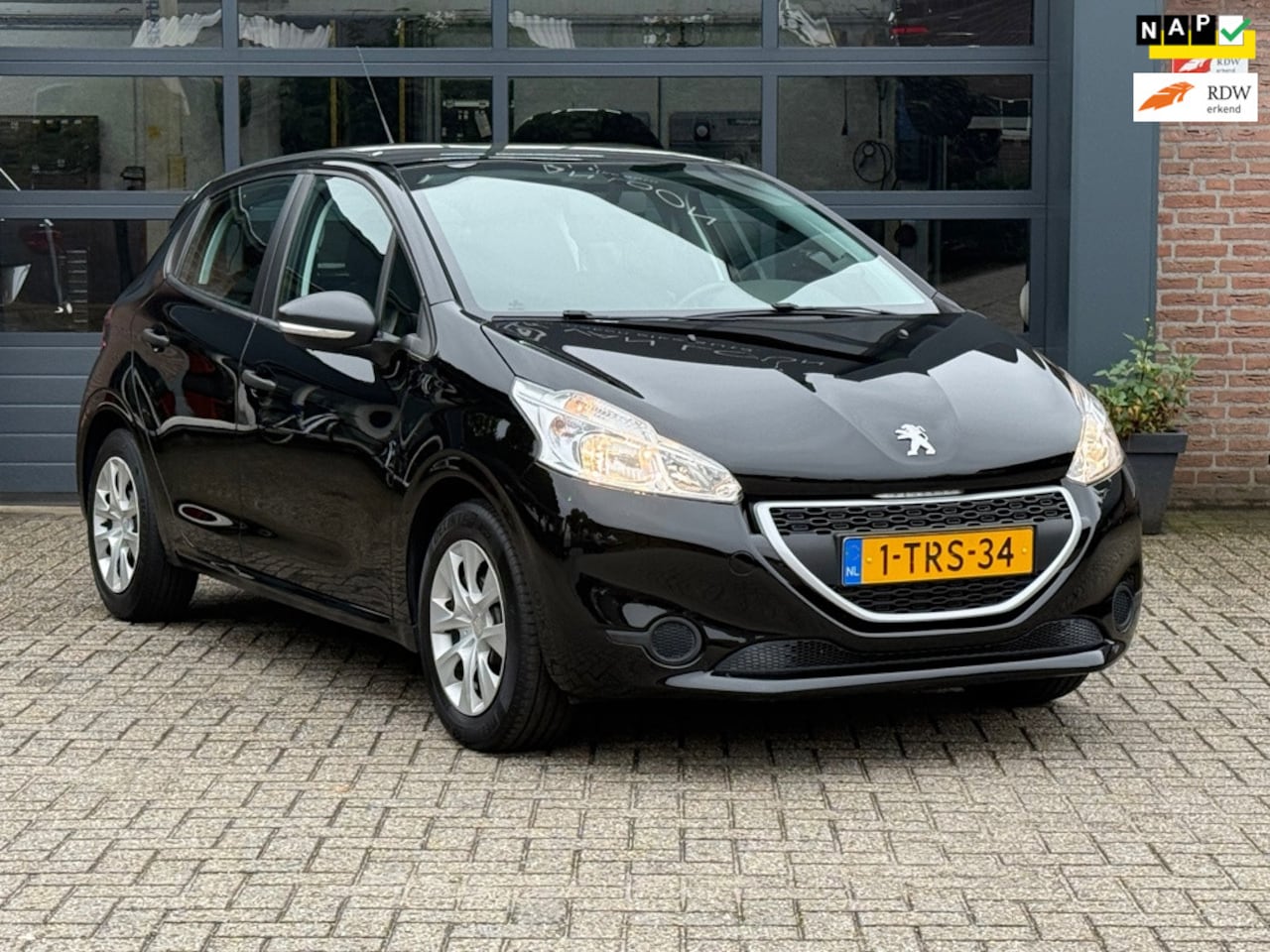 Peugeot 208 - 1.0 VTi Access|distributie nieuw|cruise|airco|trekhaak|5drs|groot onderhoud - AutoWereld.nl
