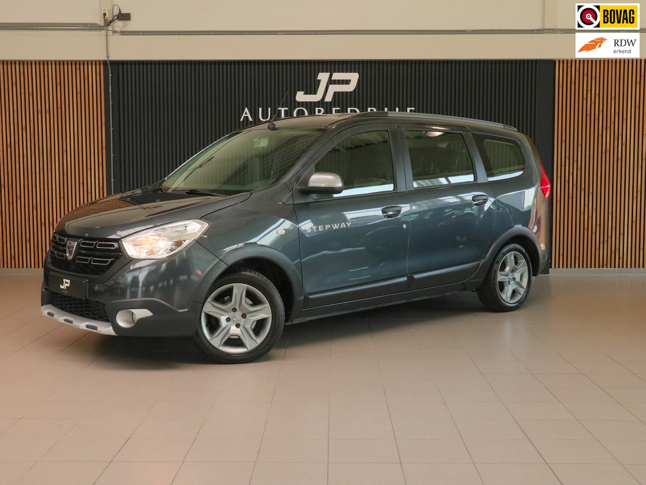 Dacia Lodgy - 1.3 TCe Stepway CAMERA|APPLECARPLAY|AIRCO|CRUISE|STOELVERWARMING - AutoWereld.nl