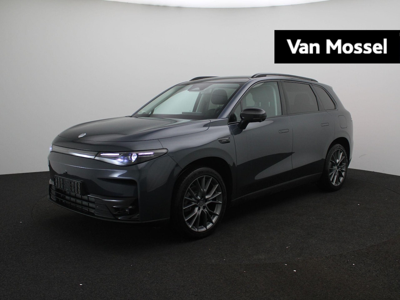 Leapmotor C10 - Design REEV 28.4 kWh | DEMO SALE - AutoWereld.nl