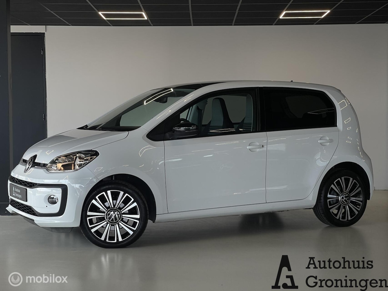 Volkswagen Up! - Move | Camera | Stoelverwarming | Cruise | 77.000 KM - AutoWereld.nl