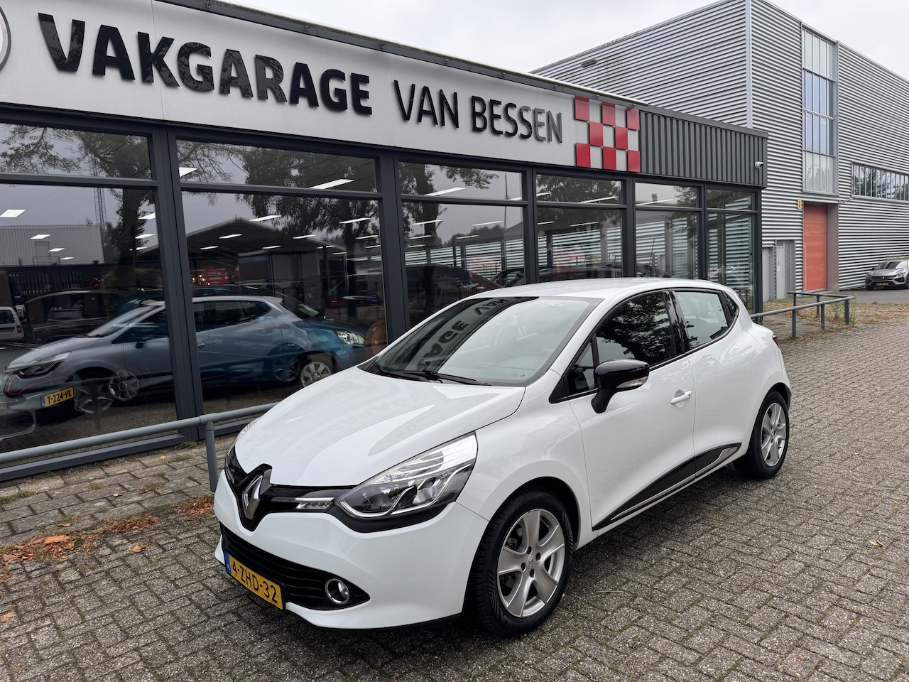 Renault Clio - 1.2 Dynamique AUTOMAAT-CLIMA-CRUISE - AutoWereld.nl