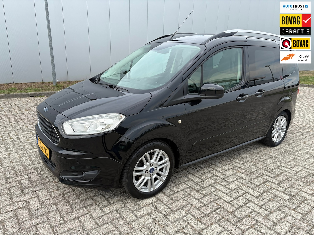 Ford Tourneo Courier - 1.0 Titanium 1.0 Titanium , Climaat control, Achteruitrijcamera, Stoelverwarming, Trekhaak , - AutoWereld.nl