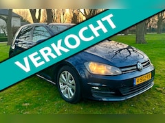 Volkswagen Golf - 1.6 TDI Highline BlueMotion | PDC | Navi | Parkeer Assistent | Sportstoelen |Elekt Spiegel
