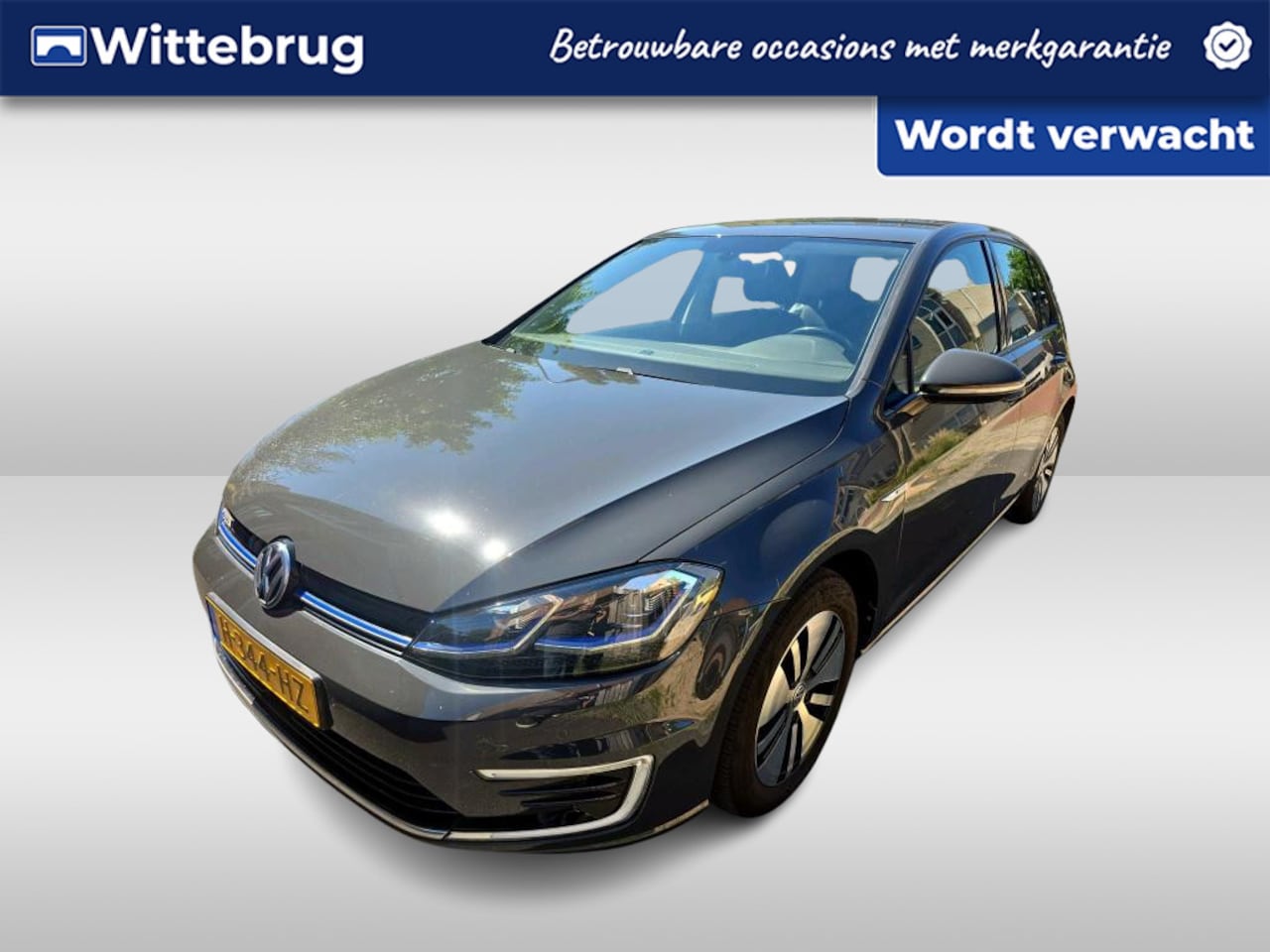 Volkswagen e-Golf - E-DITION 136pk / Navigatie / Camera / Parkeersensoren / LM 16 inch / LED - AutoWereld.nl
