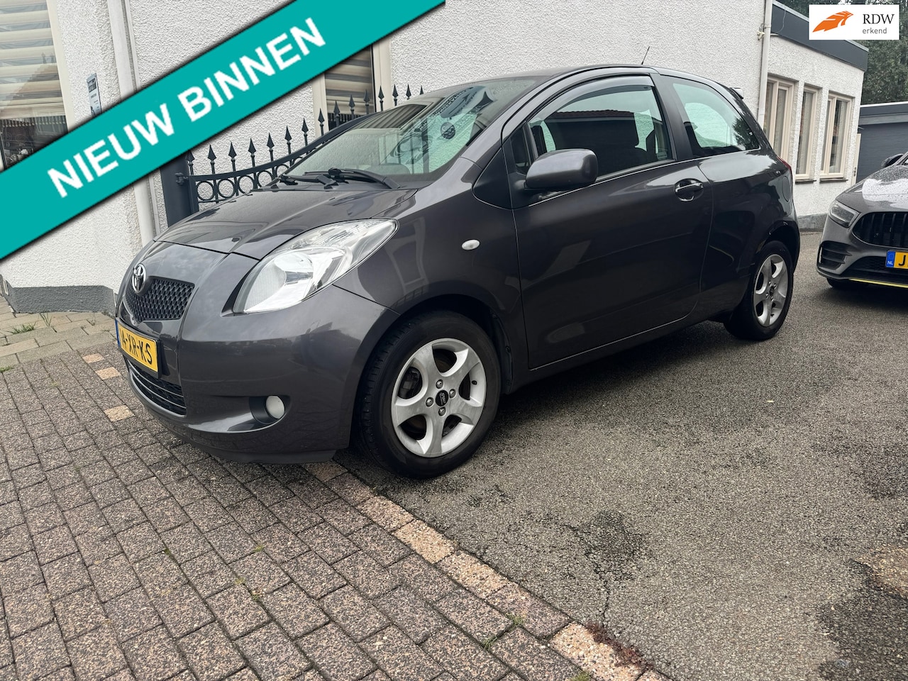 Toyota Yaris - 1.3 VVT-i Sol 1.3 VVTi Sol - AutoWereld.nl