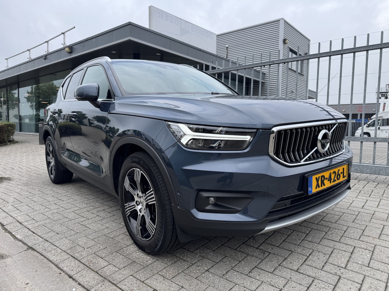 Volvo XC40 - 2.0 T4 Inscription Pano/dak, trekhaak, winterpakket, - AutoWereld.nl