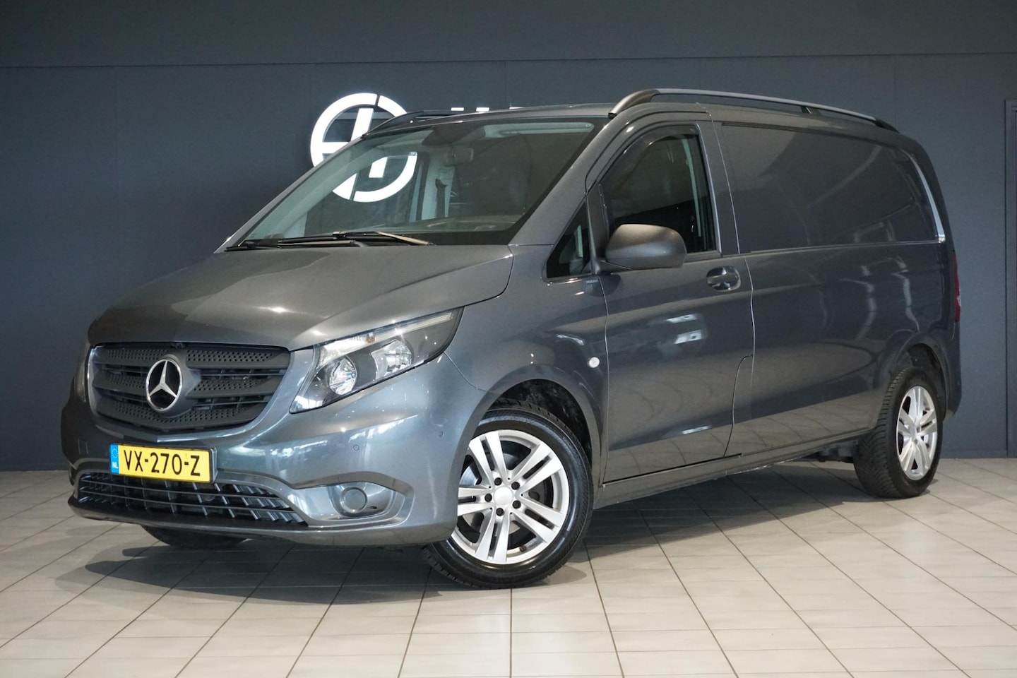 Mercedes-Benz Vito - 114 CDI AUT. +  EURO6 / CAMERA / TREKHAAK 2500 KG / NAVIGATIE / CRUISE CONTROL - AutoWereld.nl