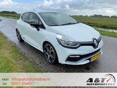 Renault Clio - 1.6 R.S. Trophy 220pk/2015/165dkm