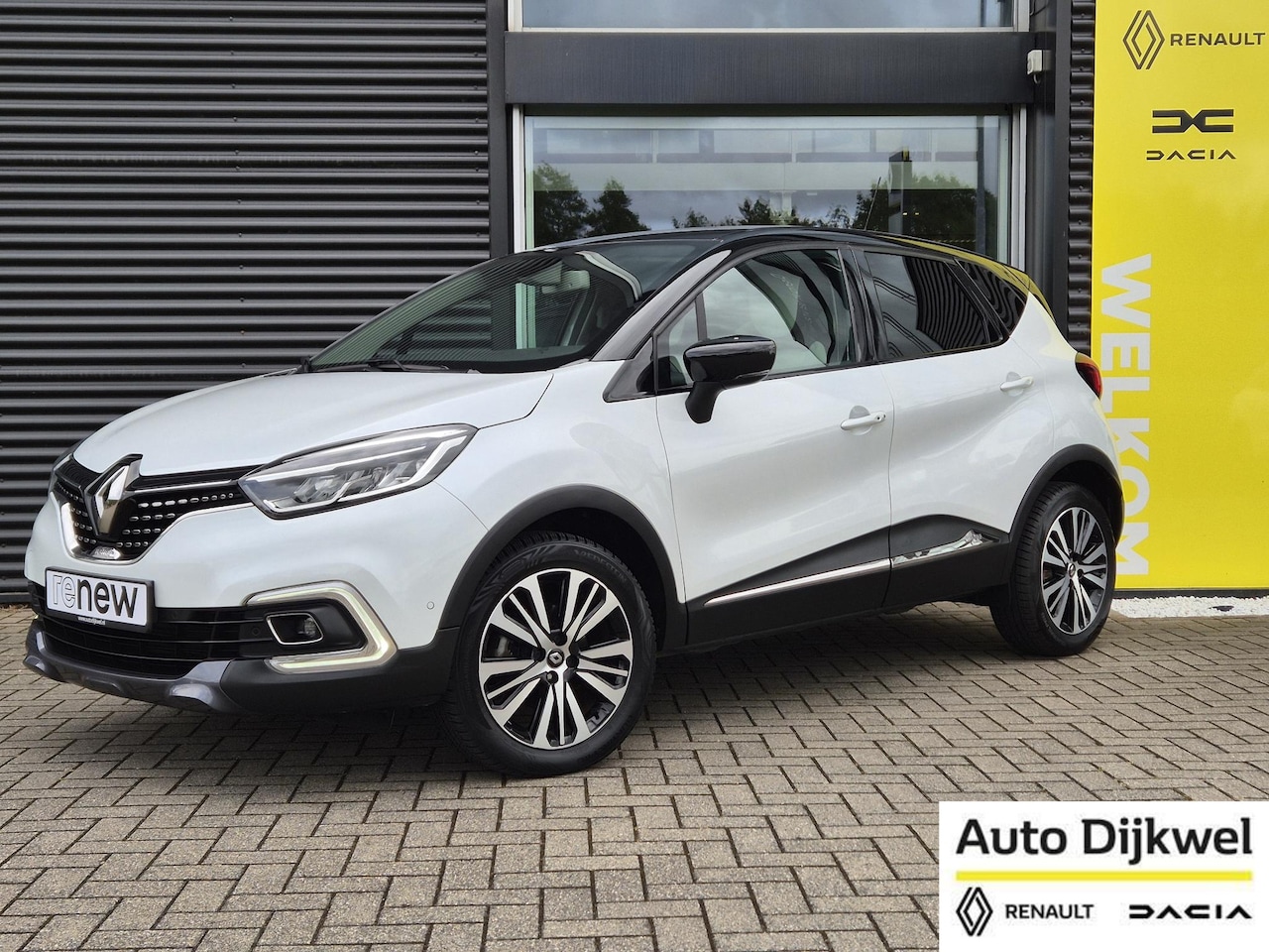 Renault Captur - TCe 120 EDC AUTOMAAT Initiale Paris | Leder | Trekhaak | Camera | All Season banden | BOSE - AutoWereld.nl