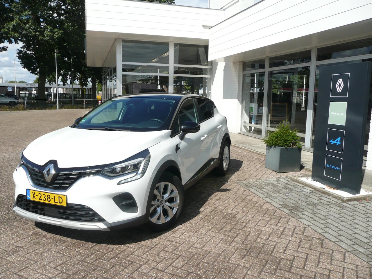 Renault Captur - TCe 100 INTENS/ZEN 12-2019 PACK WINTER/ PACK COMFORT/ PARK ASSIST ACHTER/ CLIMATE CONTROLE - AutoWereld.nl