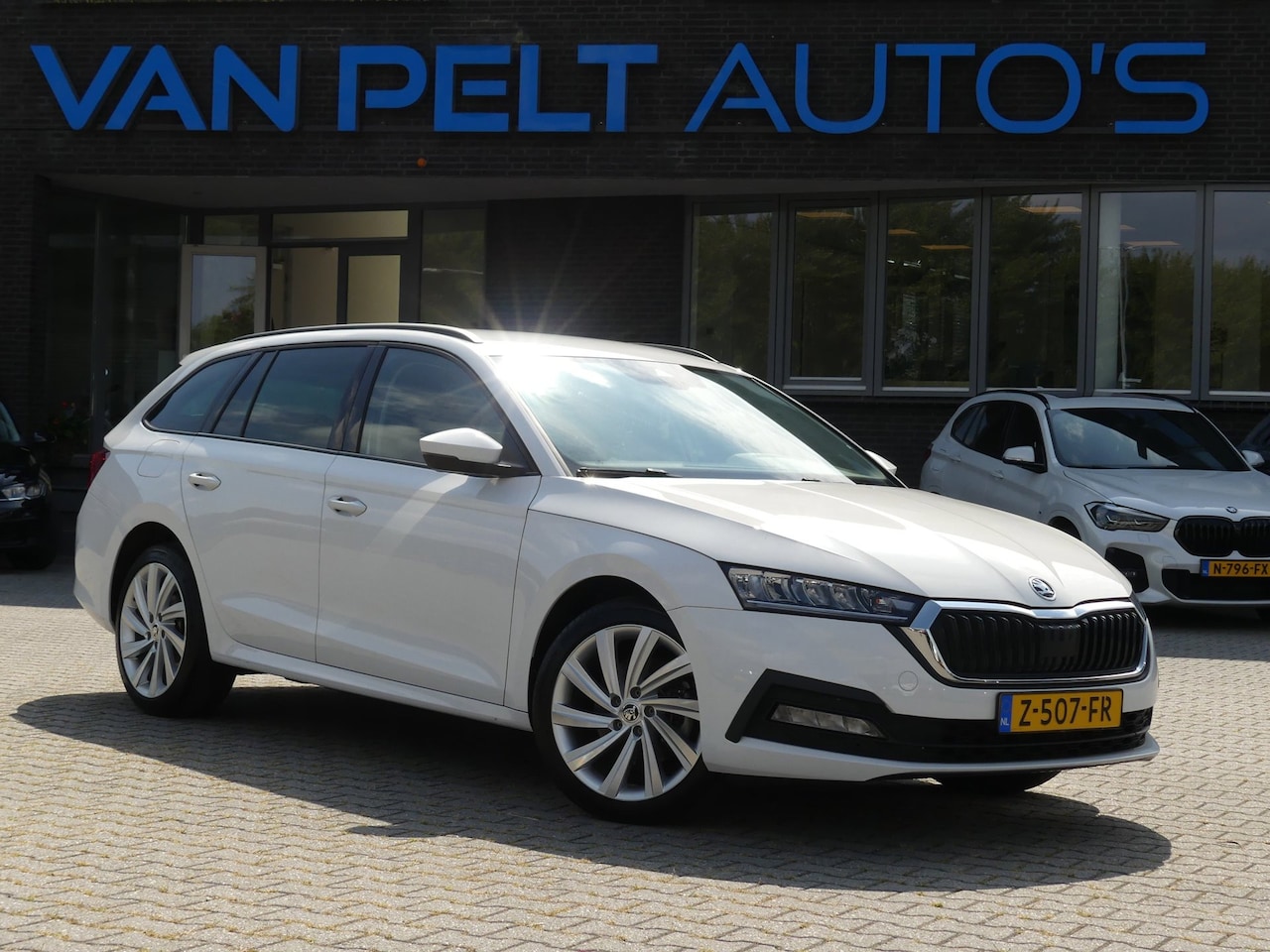 Skoda Octavia Combi - 1.4 TSI iV PHEV DSG Business Edition / Virtual / Winter / Carplay - AutoWereld.nl