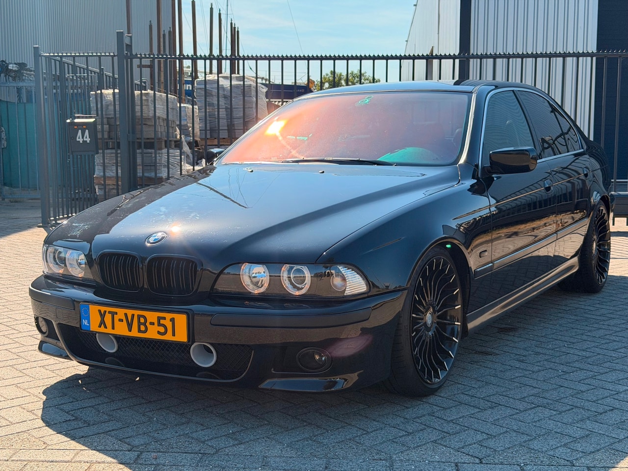 BMW 5-serie - 528i Executive M-Pakket Leer Clima Navi Voll - AutoWereld.nl