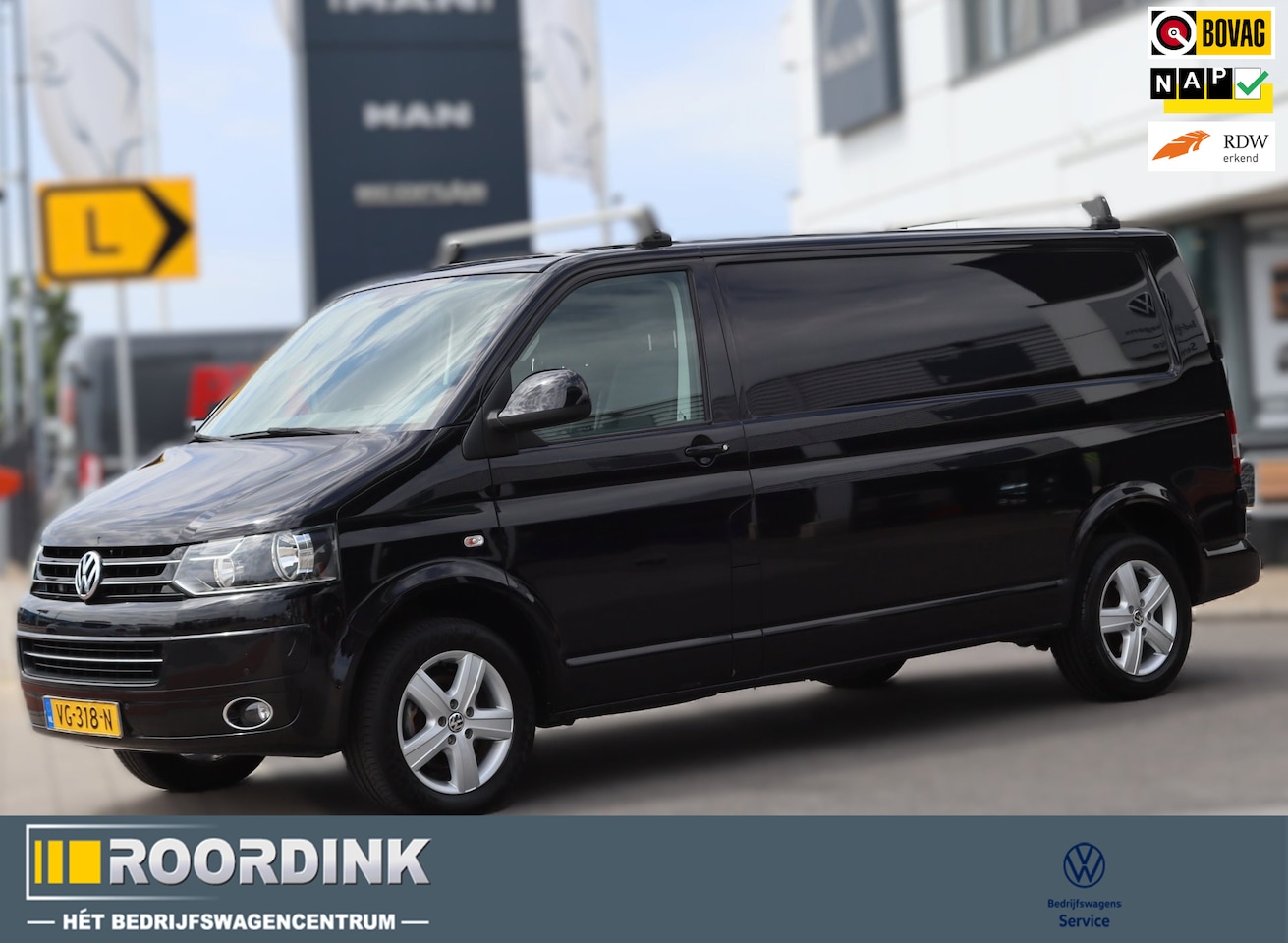 Volkswagen Transporter - 140 pk, 17"LMV, bumpers in kleur, trekhaak etc - AutoWereld.nl