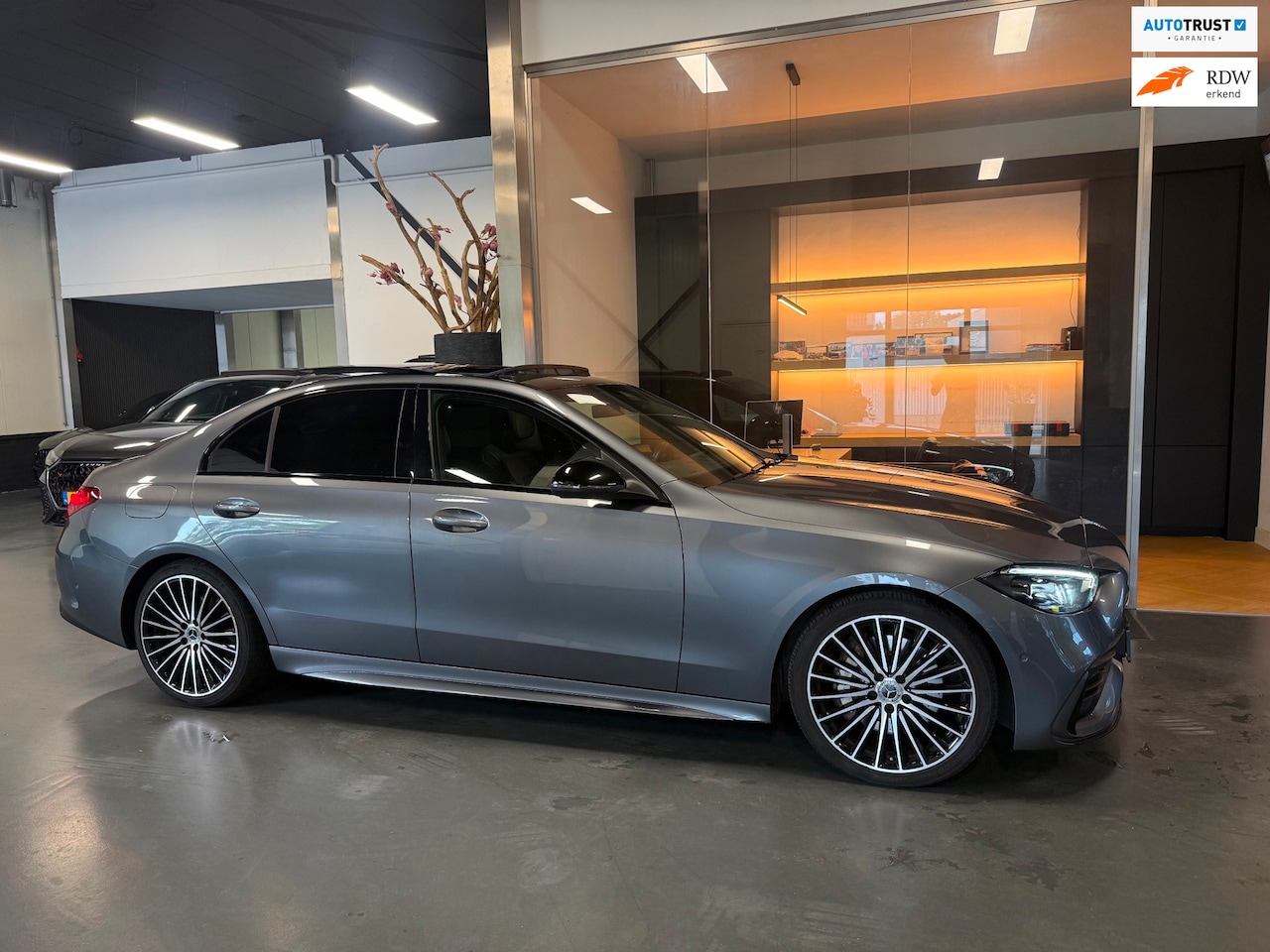Mercedes-Benz C-klasse - 180 AMG Night Panorama Sfeerverl. Camera - AutoWereld.nl