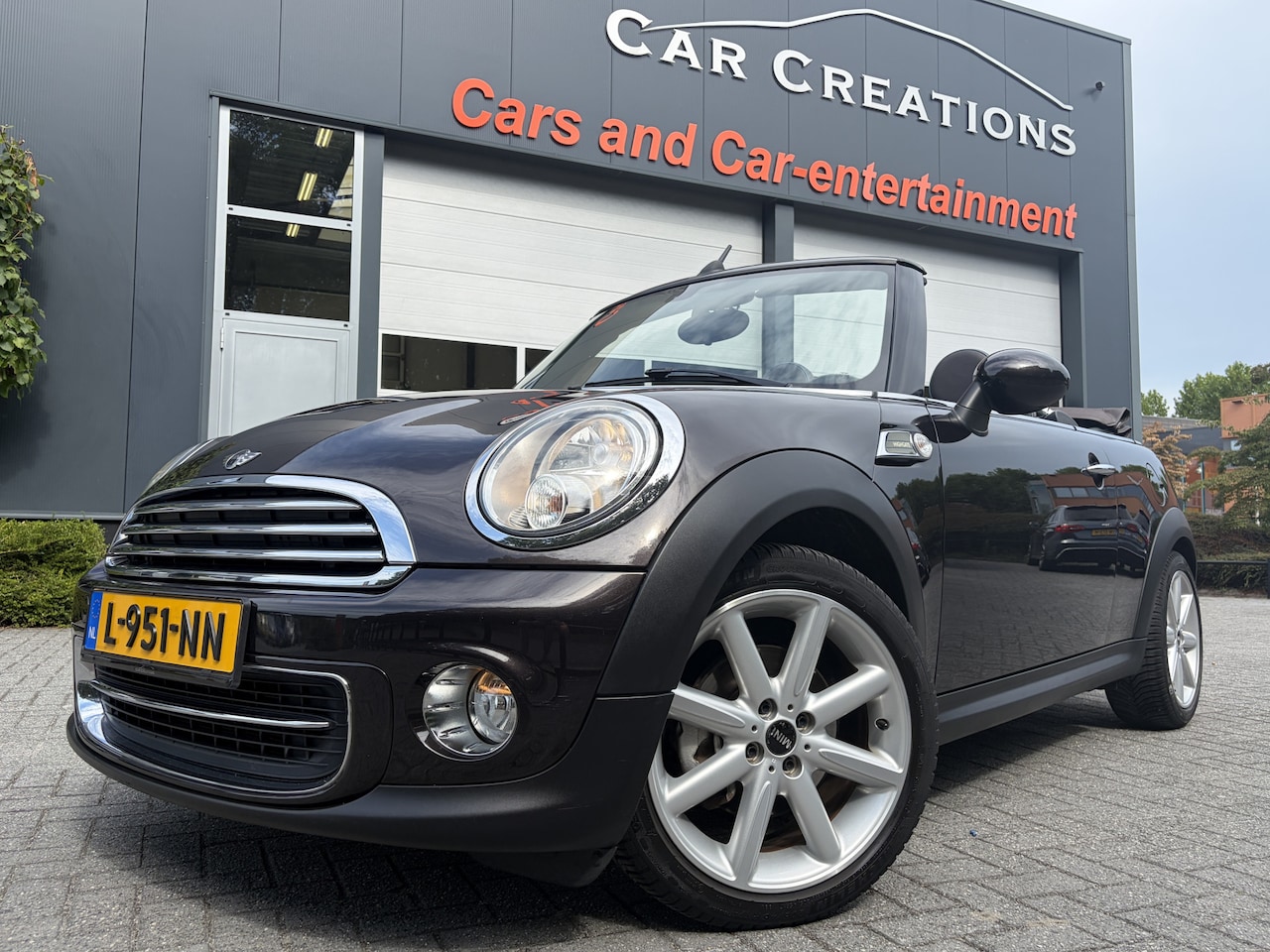 MINI Cabrio - 1.6 Cooper Highgate Chili - AutoWereld.nl
