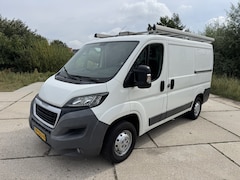 Peugeot Boxer - 330 2.2 HDI 2x schuifdeur airco navi trekhaak