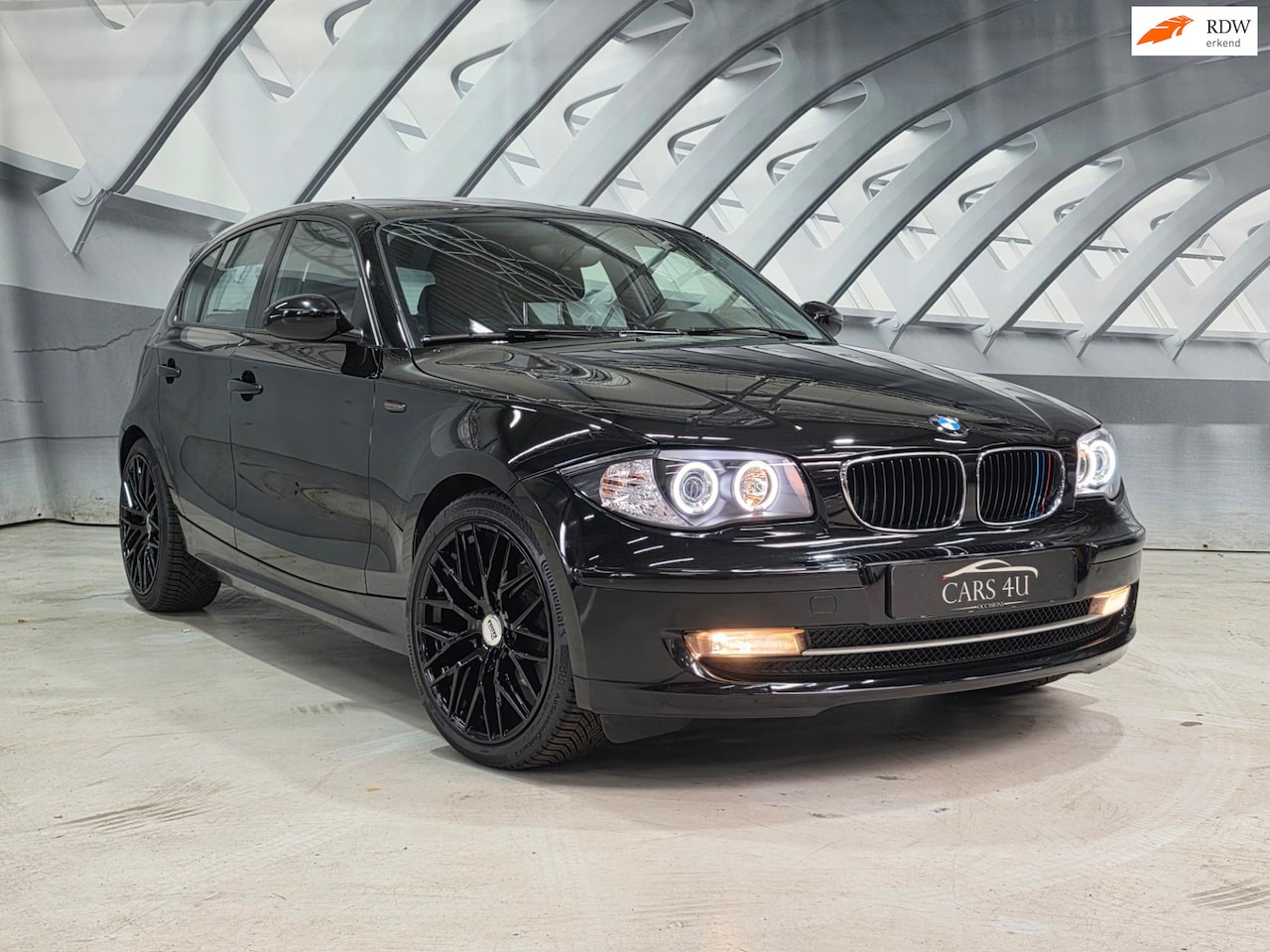 BMW 1-serie - 2.0 116i 18" nieuwe wielen - AutoWereld.nl