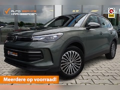 Volkswagen Tiguan - 1.5 eHybrid Life | Trekhaak | Camera | ACC | Cipressino Grün |