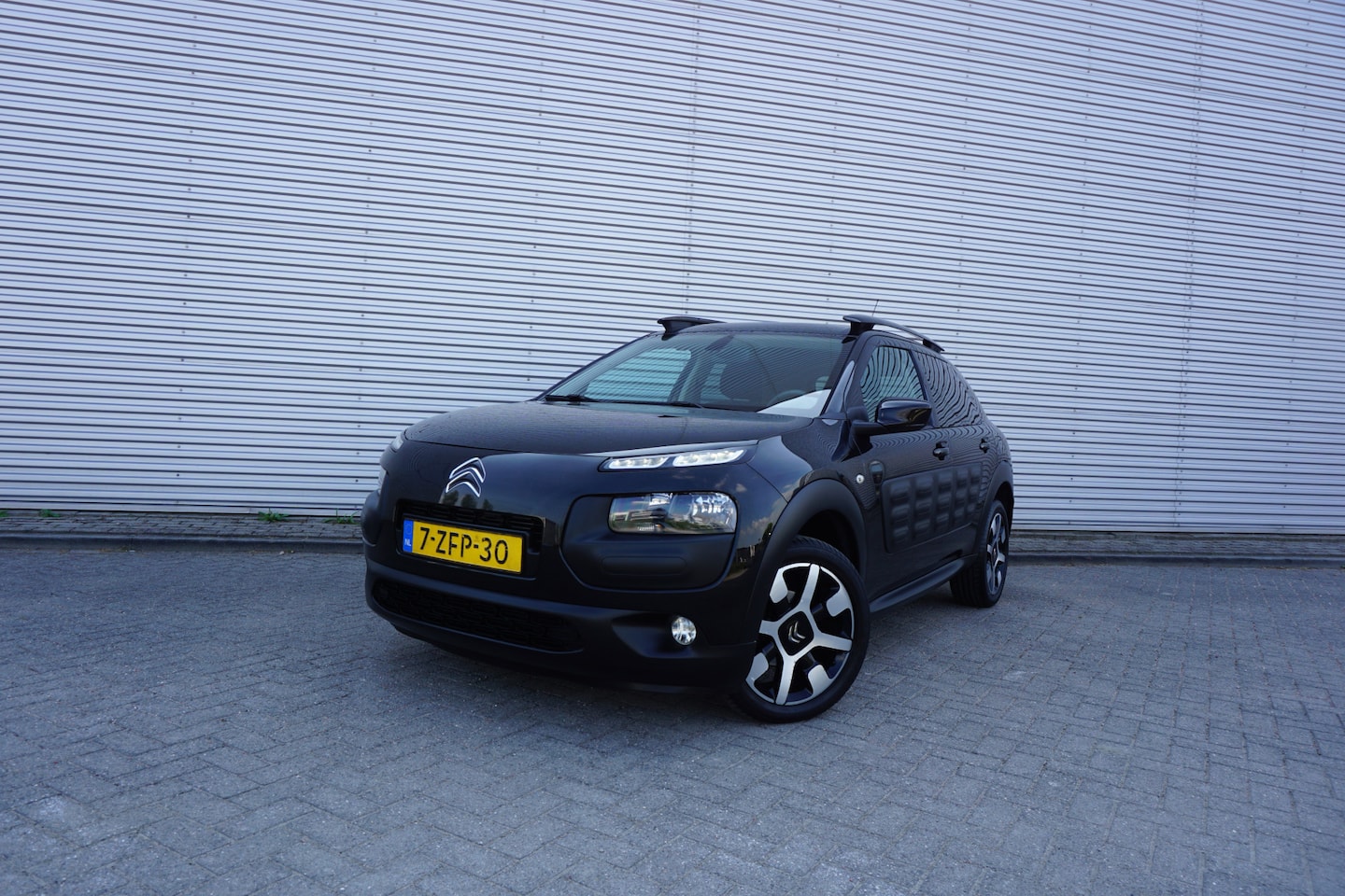 Citroën C4 Cactus - 1.2 VTi Shine Climate / Navi / Cruise / Camera / Pano / Parkeers. / Lm velgen / NAP - AutoWereld.nl